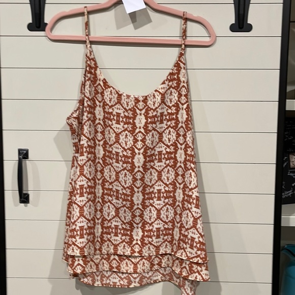 Zac & Rachel Tops - Zac & Rachel spaghetti strap blouse. Has adjustable straps. Cool and gorgeous.